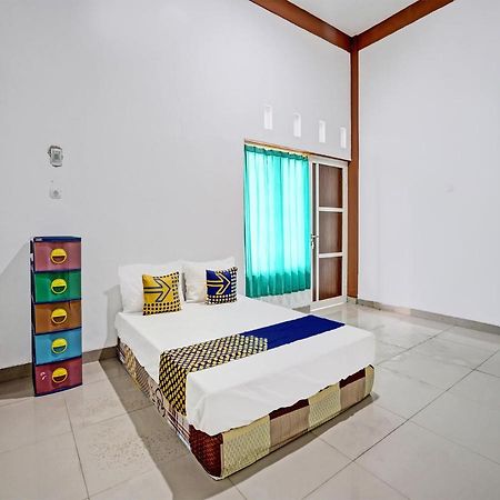 Oyo 92006 Kost Sejahtera Syariah Hotel Sidoarjo Exterior photo