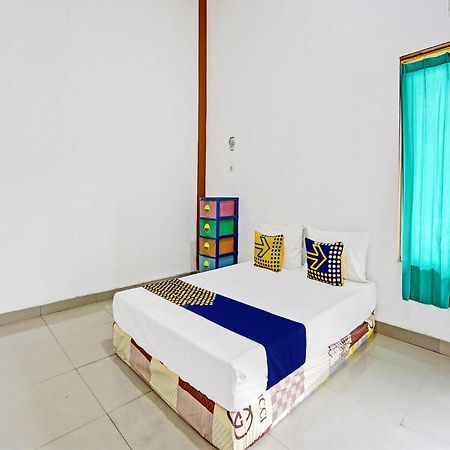 Oyo 92006 Kost Sejahtera Syariah Hotel Sidoarjo Exterior photo