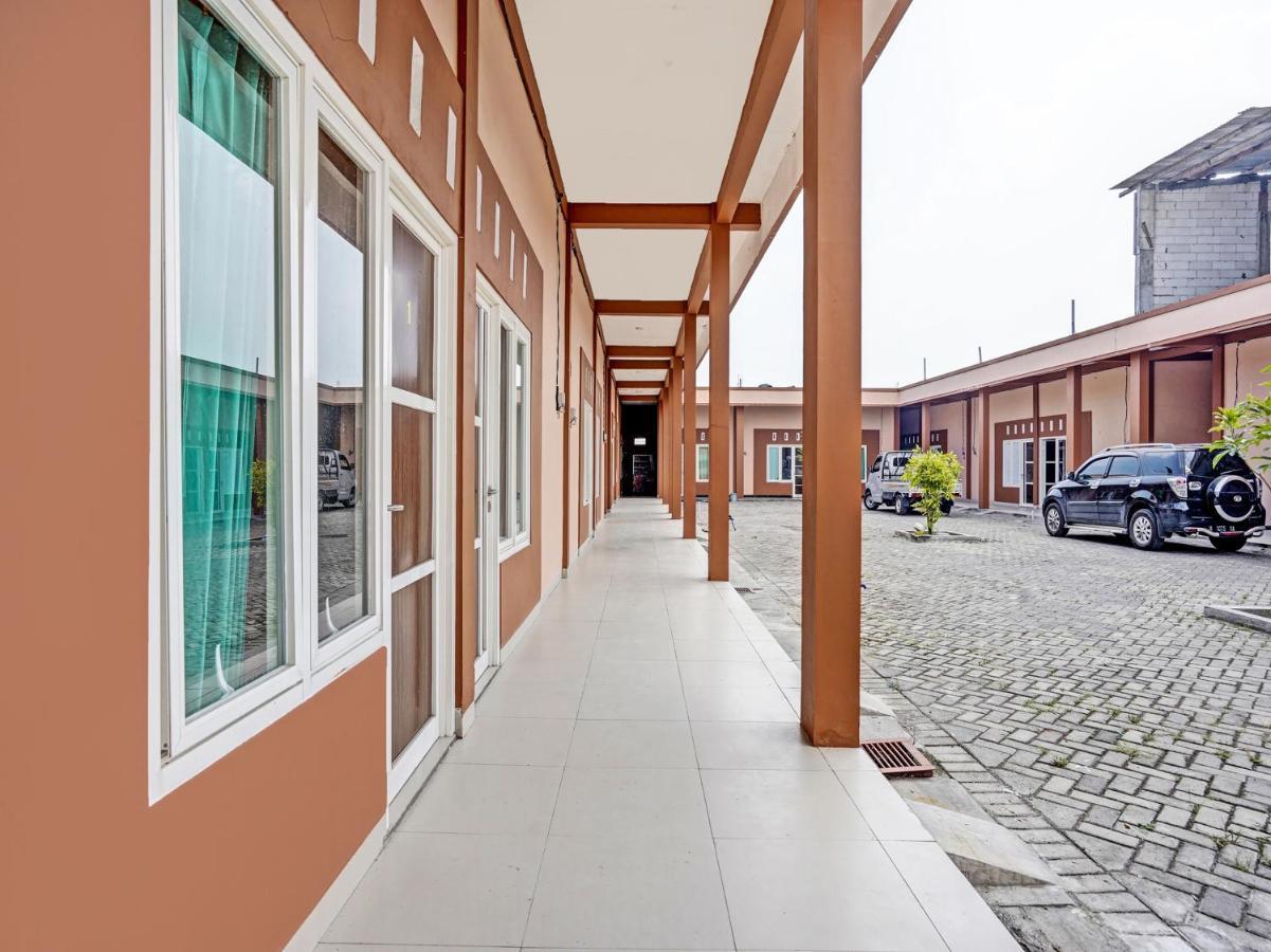 Oyo 92006 Kost Sejahtera Syariah Hotel Sidoarjo Exterior photo