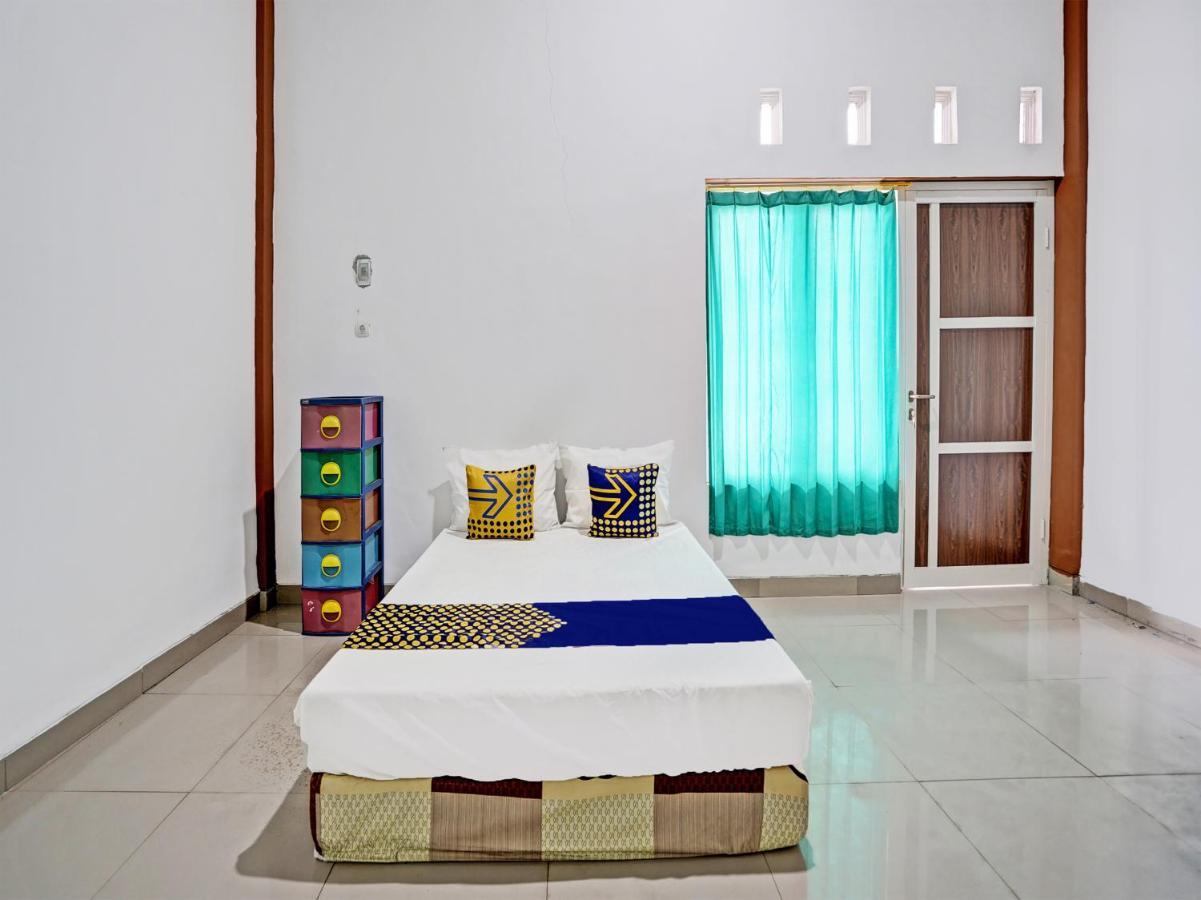 Oyo 92006 Kost Sejahtera Syariah Hotel Sidoarjo Exterior photo