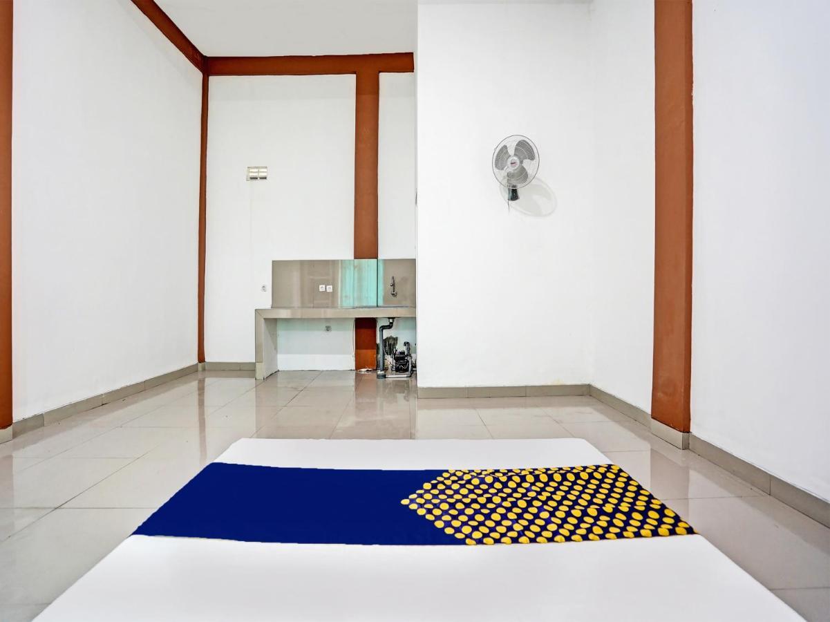 Oyo 92006 Kost Sejahtera Syariah Hotel Sidoarjo Exterior photo